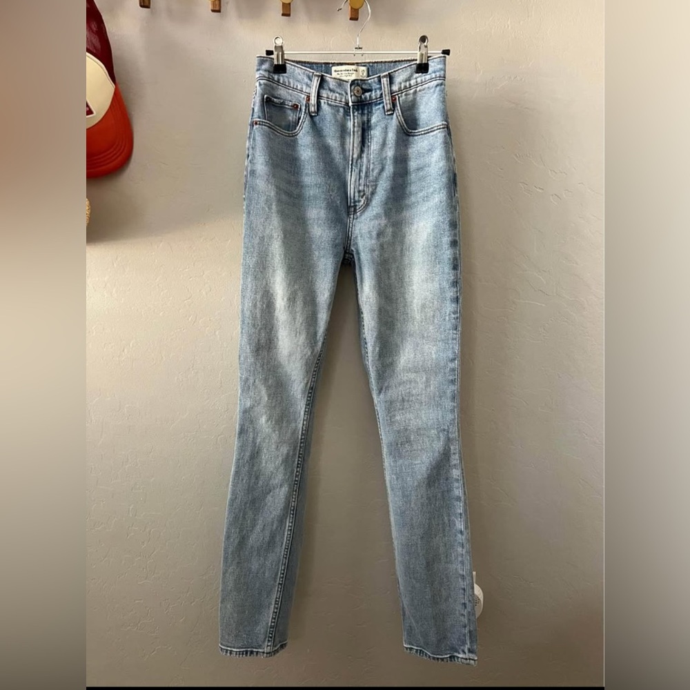 Womens Abercrombie & Fitch 90’s slim straight ultra high rise